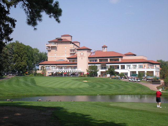 Broadmoor East golf course - hole 18