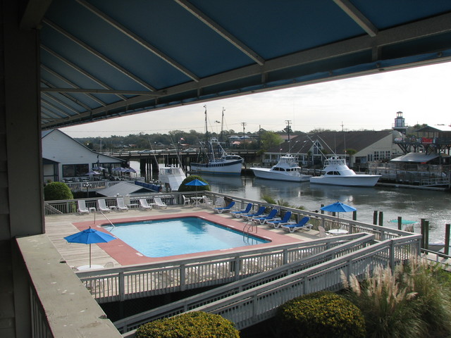Shem Creek Inn - Shrimp Boats