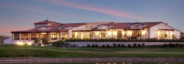 Angeles National GC: Clubhouse view